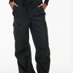 aritzia tna black squad cargo pants